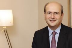 Κωστής Χατζηδάκης: Τι αλλάζει στα εργασιακά.