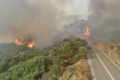 Φωτιά στη Χίο: Εκκενώθηκαν προληπτικά 3 χωριά - Στη μάχη της κατάσβεσης και το ρωσικό θηρίο