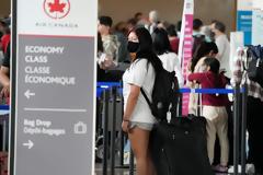 Ο Τριντό κλείνει τα σύνορα του Καναδά στους ανεμβολίαστους τουρίστες