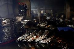Μπανγκλαντές: Χειροπέδες στον ιδιοκτήτη του εργοστασίου - «τάφο» για 52 ανθρώπους