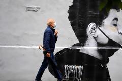Επιδημιολόγος του Columbia: Σε δυο χρόνια κανονικότητα». Τι «βλέπει» για την Ελλάδα