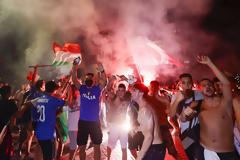 Euro 2020: Το τρόπαιο «βάφτηκε» με αίμα - Συμβόλαιο θανάτου στους πανηγυρισμούς