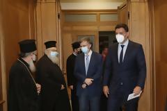Τσιόδρας, Κικίλιας στην Ιερά Σύνοδο για τους εμβολιασμούς. Ιερώνυμος: «Είμαστε μαζί σε αυτή την προσπάθεια»