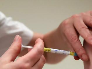 Φωτογραφία για Κοροναϊός - ΗΠΑ: «Βλέπουν» 3η δόση εμβολίου - Ανησυχία για σοβαρές παρενέργειες