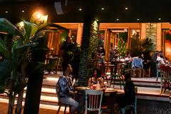 Νέα δεδομένα από σήμερα σε εστίαση και ψυχαγωγία  – Έτσι θα λειτουργούν κλειστοί και ανοιχτοί χώροι