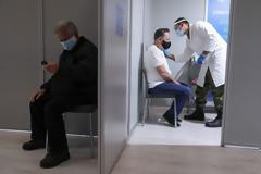«Σχέδιο Ελευθερία»: Προνόμια για τους ήδη εμβολιασμένους και ευκολίες για όσους θέλουν να κάνουν το εμβόλιο..
