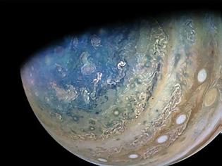 Φωτογραφία για Διαστημόπλοιο έφθασε στον Δία και τον Γανυμήδη -Η NASA  με μουσική Βαγγέλη Παπαθανασίου