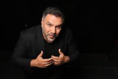 Γρηγόρης Αρναούτογλου: «Βίωσα ρατσισμό για τα κιλά. Φώναζαν στον δρόμο 'πώς πάχυνες έτσι»
