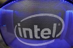 Έλλειψη τσιπ δύο ετών προβλέπει η Intel