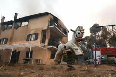 Βαρυμπόμπη: 80 καμένα σπίτια ο έως στιγμής απολογισμός από την καταστροφική φωτιά