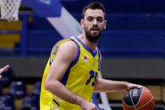 Στη Πολωνία θα συνεχίσει ο Μάντζαρης