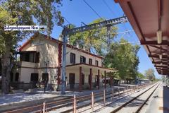 Εικόνες από το σιδηροδρομικό σταθμό Λεπτοκαρυάς.
