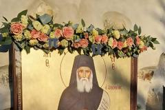 Όσιος Παΐσιος ο Αγιορείτης: «Όσο περισσότερο ζει κανείς την κοσμική ζωή, τόσο περισσότερο άγχος κερδίζει»