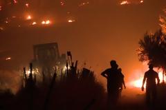 Σε κρίσιμη κατάσταση στη ΜΕΘ οι δύο Εθελοντές Δασοπυροσβέστες. Εκτός κινδύνου οι άλλοι δύο