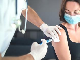 Φωτογραφία για Κορονοϊός – Έρευνα: Το 1% των πλήρως εμβολιασμένων παρουσιάζει συμπτώματα