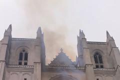 Γαλλία: Έσβησε η φωτιά στον ιστορικό καθεδρικό ναό της Νάντης