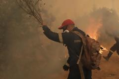 Φωτιά Γορτυνία: Εκκενώνονται 19 οικισμοί