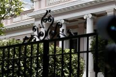 Μίνι ανασχηματισμός με καραμπόλες: Αναβαθμίζεται ο Χρήστος Τριαντόπουλος, νέος κυβερνητικός εκπρόσωπος ο Γιάννης Οικονόμου