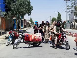 Φωτογραφία για Τι συμβαίνει στο Αφγανιστάν; Οι Ταλιμπάν κατέλαβαν τα 2/3 της χώρας - Οι κάτοικοι εγκαταλείπουν τα σπίτια τους και φεύγουν