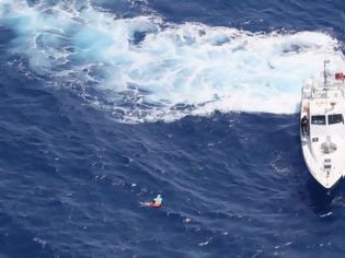 Φωτογραφία για Φωκίδα: Βυθίστηκε ταχύπλοο κοντά σε βραχώδη ακτή - Σώοι οι τρεις επιβαίνοντες