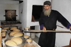 Τα χέρια στην δουλειά και ο νους στον Ουρανό