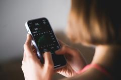 Τα social media στη νέα γενιά επενδύσεων - Ποιοι αγοράζουν κρυπτονομίσματα και γιατί