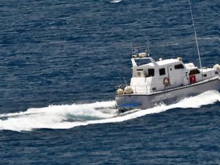 Φωτογραφία για Βυθίστηκε πλοίο στο Μυρτώο Πέλαγος - Μεγάλη επιχειρηση του Λιμενικού - Σώα τα 16 μέλη του πληρώματος