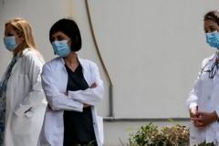 Κλειστές από σήμερα οι πόρτες των δομών υγείας για 15.000 ανεμβολίαστους υγειονομικούς