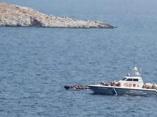 Φωτογραφία για Ιωάννινα: Κατασχέθηκε σκάφος που μετέφερε 14 μετανάστες ανοιχτά της Πάργας