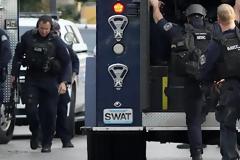 ΗΠΑ: Πυροβολούσαν αδιακρίτως, προσπάθησαν να ξεφύγουν και τράκαραν με τρένο – Αρκετοί τραυματίες.