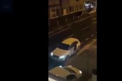 Γερμανία: Άγριος τσακωμός ζευγαριού Ελλήνων - Εμβόλισε το αμάξι του άντρα της η έξαλλη γυναίκα (Video)