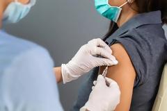 Περιστέρι: 25χρονος επιχείρησε να χρηματίσει νοσηλεύτρια για εικονικό εμβολιασμό