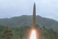 Βόρεια Κορέα: Δημοσίευσε βίντεο από την εκτόξευση πυραύλου σε τρένο
