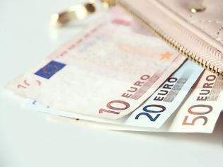Φωτογραφία για Ρέθυμνο: Άνεργος μετανάστης βρήκε πορτοφόλι με 1.500 ευρώ και το παρέδωσε
