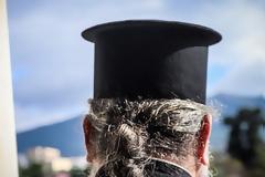 Τὸ ρασοφορεῖν εἶναι ἐπάγγελμα;