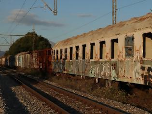 Φωτογραφία για Λάρισα: Εκεί που «πεθαίνουν» τα τρένα…  Εικόνες και βίντεο.