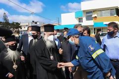 Σεισμός Κρήτη: Ο Ιερώνυμος επισκέφθηκε συγκινημένος το Αρκαλοχώρι