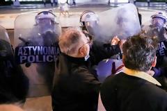Ένταση στο Σύνταγμα: Χημικά από την αστυνομία στο πανεκπαιδευτικό συλλαλητήριο