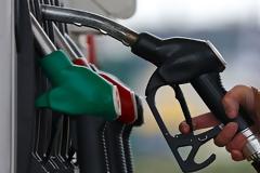 Αυξήσεις φωτιά στη βενζίνη  – Πάνω από 2 ευρώ το λίτρο σε νησιά