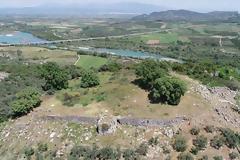 Απάντηση σε δημοσίευμα του κ. Δ. Στεργίου σχετικά με την παραποτάμια πύλη της  Παλαιομάνινας.