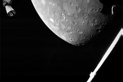 BepiColombo: Η αποστολή στον Ερμή στέλνει την πρώτη φωτογραφία του πλανήτη