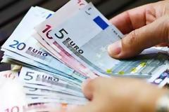 Έκτακτο «δώρο» σε συνταξιούχους και υγειονομικούς