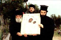 «- Γέροντα Παΐσιε, δὲν φοβᾶστε ἔτσι ποὺ μιλᾶτε;»