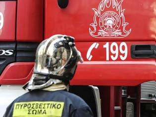 Φωτογραφία για Φωτιά σε απορριμματοφόρο του δήμου Αθηναίων τη νύχτα - Σοβαρές ζημιές σε 11 σταθμευμένα αυτοκίνητα