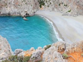 Φωτογραφία για Η μυστική παραλία στην Κρήτη στην άκρη ενός φαραγγιού
