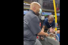 ΗΠΑ: Πήδηξε από το παράθυρο του λεωφορείου ενώ ήταν εν κινήσει (Video)