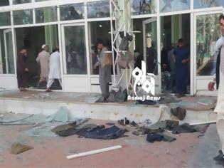 Φωτογραφία για Αφγανιστάν: Εικόνες σοκ μετά την έκρηξη σε τζαμί στην Κανταχάρ - Στους 62 οι νεκροί