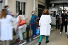Θεσσαλονίκη: Πρώην δημοτική σύμβουλος παρίστανε τη γιατρό και εξαπατούσε καρκινοπαθείς