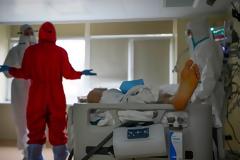 Μόνο στην Ευρώπη αύξηση κρουσμάτων κορονοϊού για τρίτη συνεχόμενη εβδομάδα