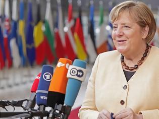 Φωτογραφία για Οι Ευρωπαίοι ηγέτες αποχαιρέτισαν όρθιοι την Μέρκελ λέγοντας «Dankeschön Angela»